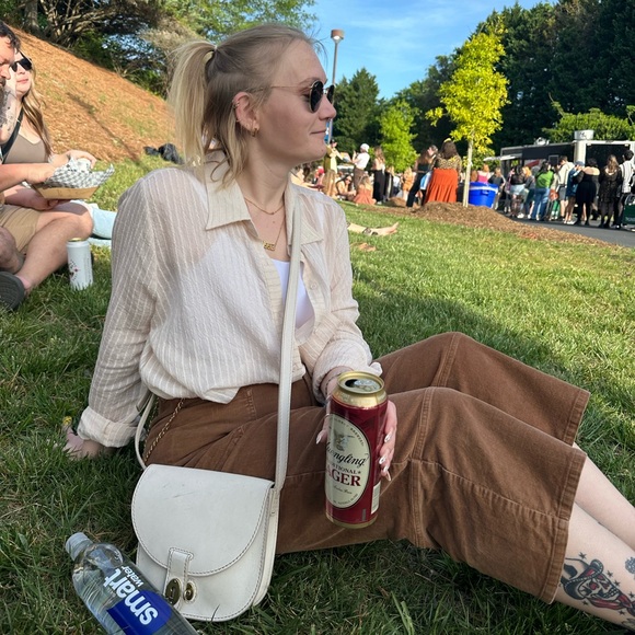 Meet your Posher, Samantha - Picture 4 of 5